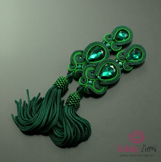 Kolczyki z chwostami Emerald Tassel - rezerwacja Ozdoby Ziemi