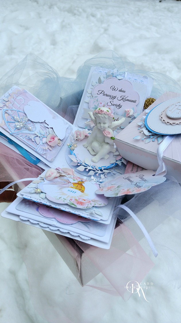 kartki na komunię Pamiątka na Komunię dla dziewczynki, Gift box z  personalizacją