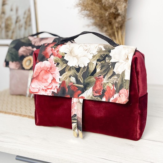 Kosmetyczka kuferek piwonie sacky bag