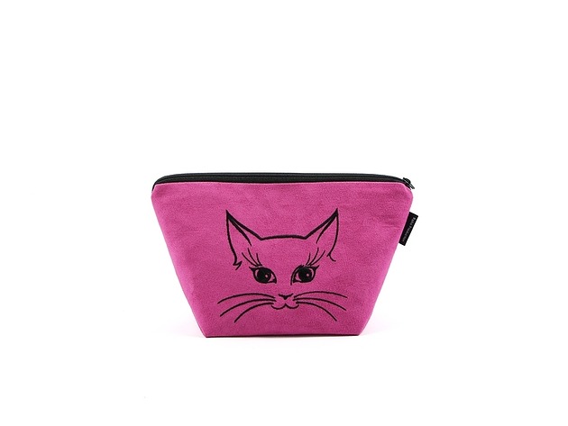 kosmetyczki Amarantowa kosmetyczka na kosmetyki podróżna Czarny kocur