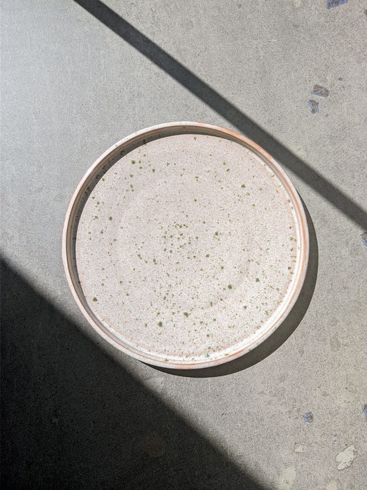 Ceramiczny talerz Latte POTPOTSTUDIO