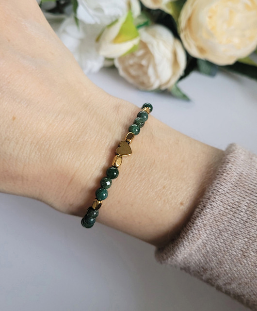 bransoletki z kamieni naturalnych Delikatna bransoletka z serduszkiem na pozbycie się negatywnych emocji