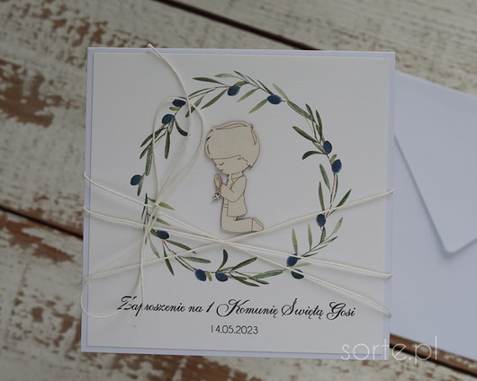 zaproszenia na komunię Białe eleganckie zaproszenia komunijne z personalizacją dla chłopca