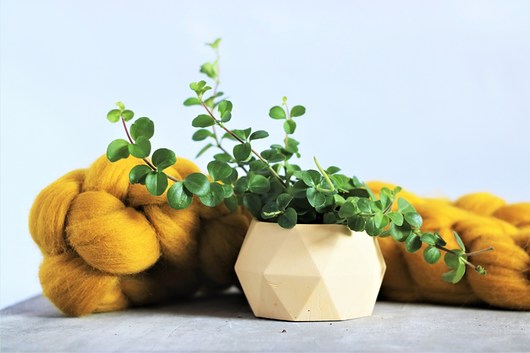 Doniczka z betonu, świecznik, KULKA YELLOW SBN Design