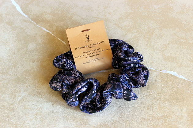 Jedwabne SCRUNCHIE gumka do włosów Upcykling VENUSS concept store