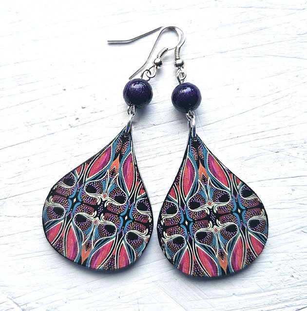 kolczyki drewniane Gekon na suficie