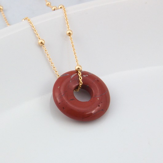 srebrne naszyjniki Naszyjnik pozłacany jaspis czerwony donut 18 mm, prezent urodzinowy dla siostry