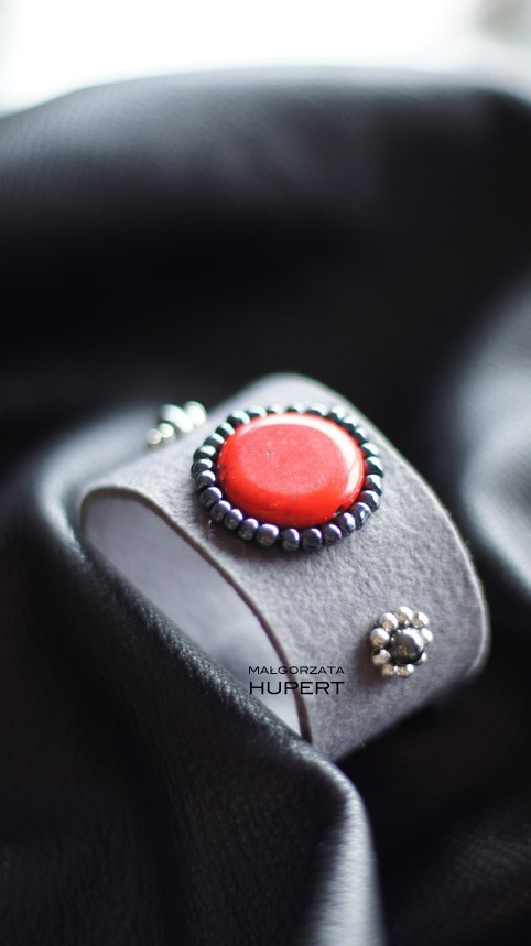 grey with red FlowerFelt Design