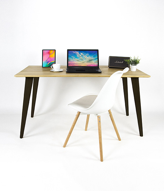 Dębowe biurko z wpustami SMART SyDesign