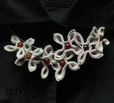 Szara Karneolia-Biżu... Autorska FlowerFelt Design