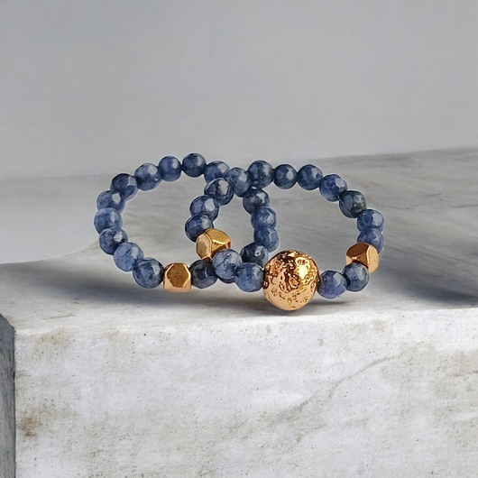 pierścionki elastyczne Zestaw pierścionków : jadeit szafirowy, złota lawa