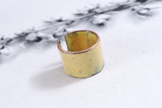 YELLOW RING &#8211; emaliowana obrączka Dorota Oyrzanowska