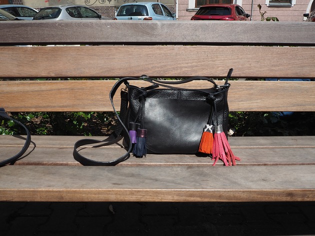 torby na ramię Czarna  skórzana listonoszka