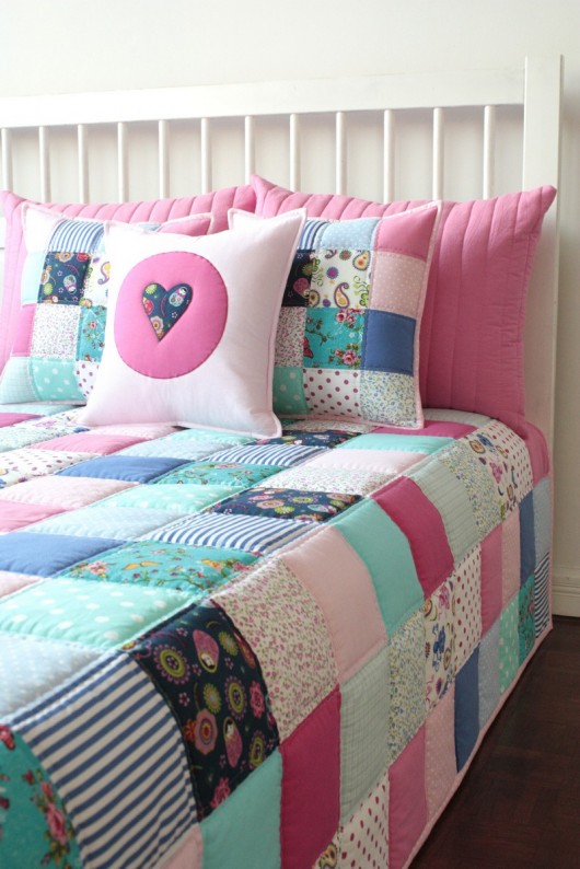 Zestaw: 2 narzuty patchworkowe|TAKU|+12 poszewek patchwork house