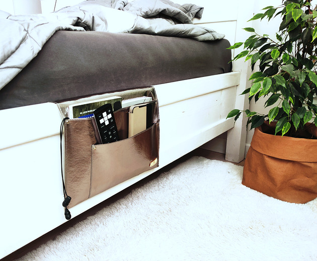 pokrowce i etui - organizery Organizer na łóżko gazetnik przybornik  srebrny