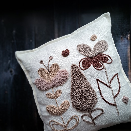 poduszki plecione Poduszka kwiaty punch needle boho natural
