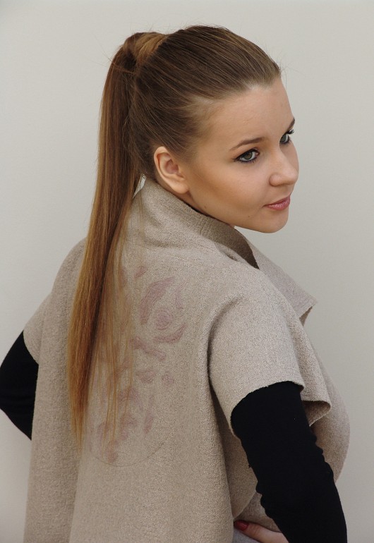 Luźna kamizela zdobiona na plecach rozm 36/38 KOIRE