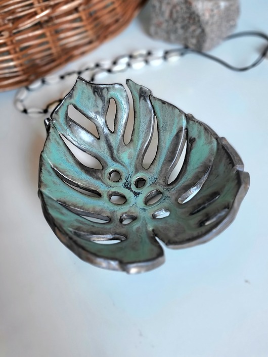 mydelniczki Ceramiczna mydelniczka - liść monstrea