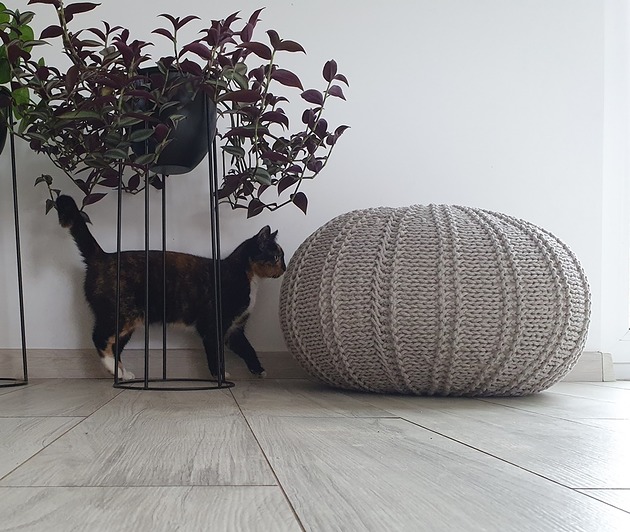 pufy do siedzenia Dziergany puf, puf, pufa, pufa na drutach