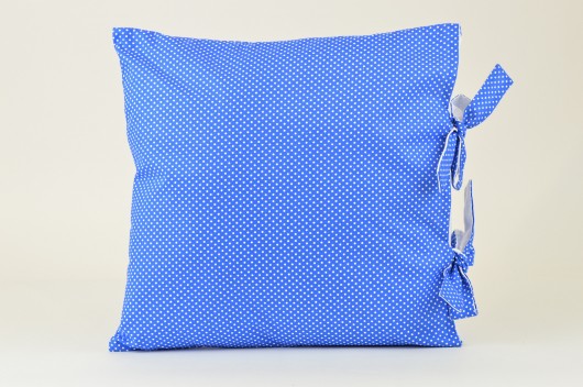 Poduszka dekoracyjna 40x40 Groszki na niebieskim MG Home Decor