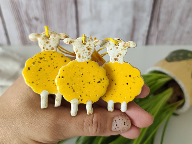 ozdoby wielkanocne Owieczki ceramiczne zawieszki - na gałązkę, do stroika