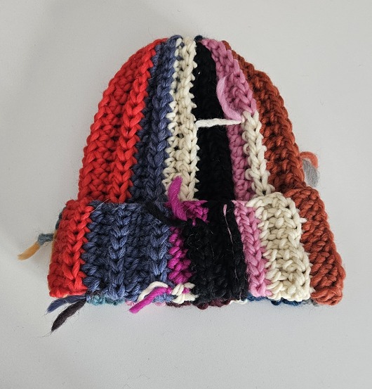 czapki damskie Czapka "Kolorowe Pasmo"