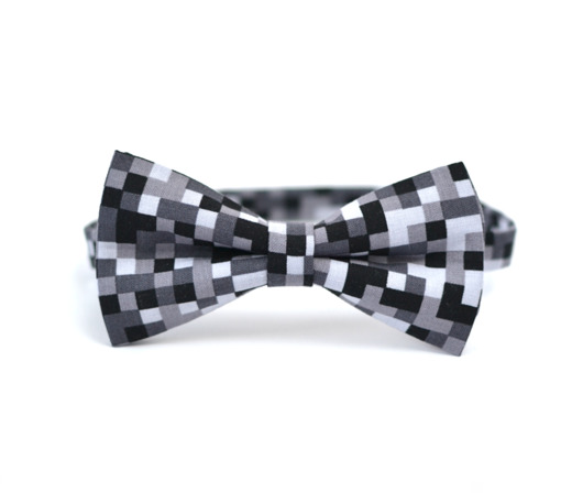 Black Pixel. Mucha w skali szarości i czerni Maja Allure