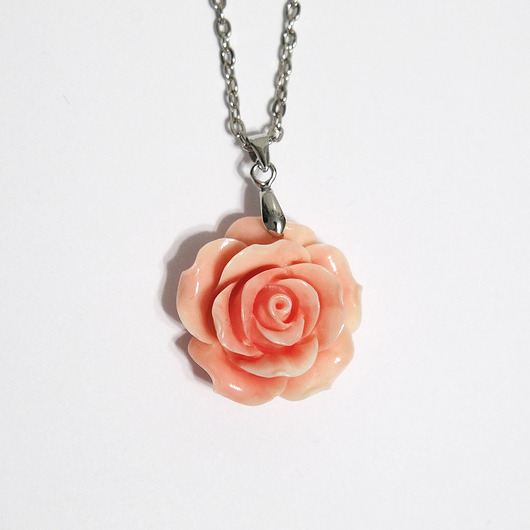 wisiory Naszyjnik - Jasno różowa róża - koral