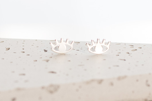 Srebrne kolczyki sztyfty oko proroka La Femme Jewellery