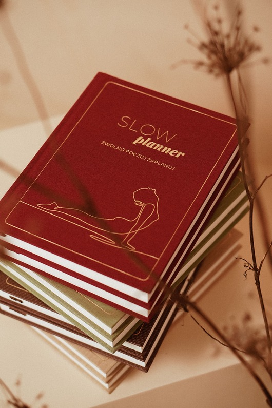 kalendarze i plannery SLOW PLANNER 2026  układ tygodniowy  Zmysłowy Burgund