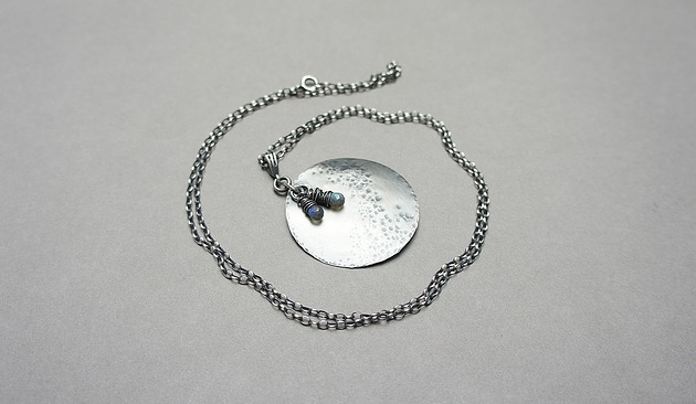 wisiory Ful moon vol. 2  -  naszyjnik