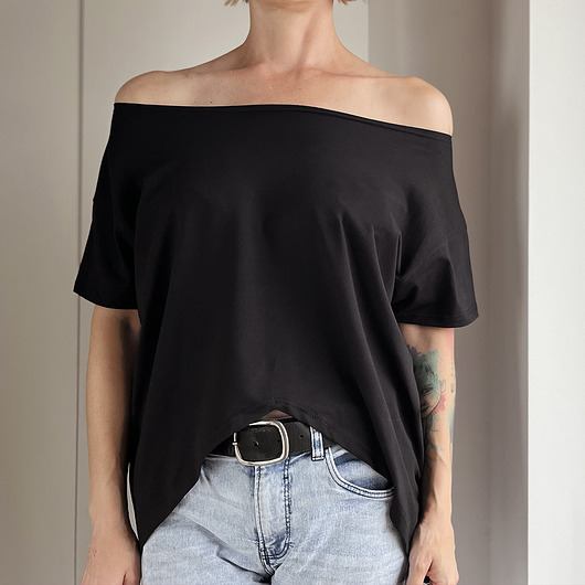 t-shirt damskie Bluzka środek czarna