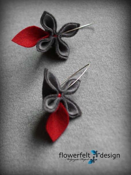 Szare i szczypta chilli -Biżuteria Autorska FlowerFelt Design