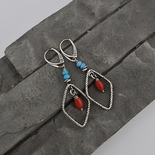 kolczyki z kamieniami Kolczyki koral i niebieski turkus