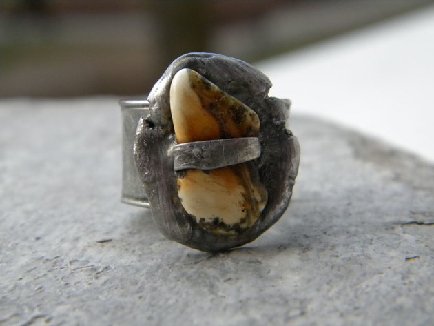 pierścionki - różne Roman Ancient Ring ;) bursztyn mleczny