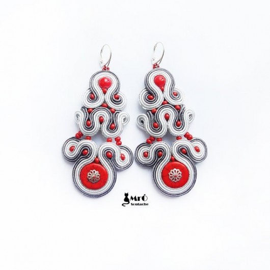 Szarości i czerwienie- kolczyki sutasz Mró Soutache
