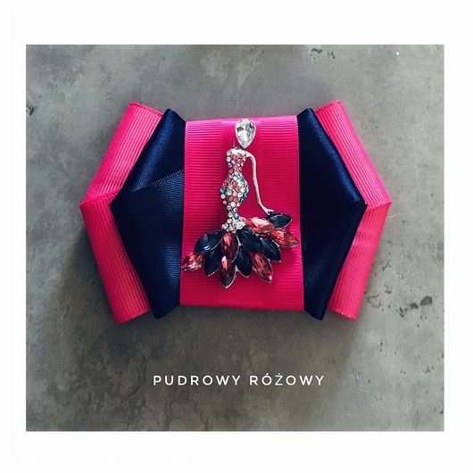 broszki Limitowana Kolekcja z Damą Ekskluzywna seria NEW