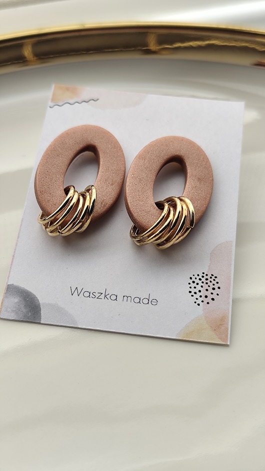 kolczyki z masy plastycznej Kolczyki owalne mocca mouse