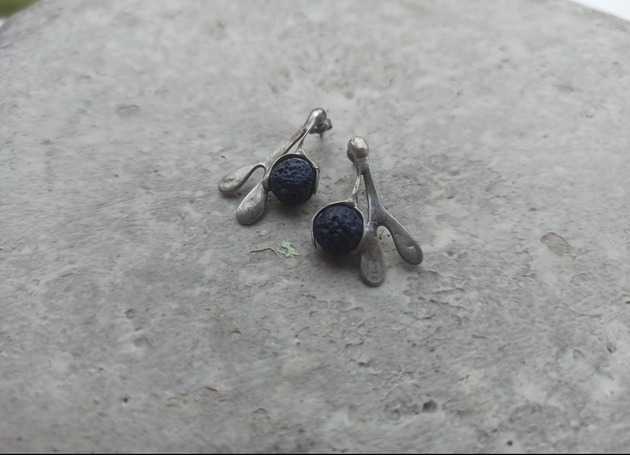 kolczyki wire wrapping Zamówienie Granatowa lawa  - sztyfty