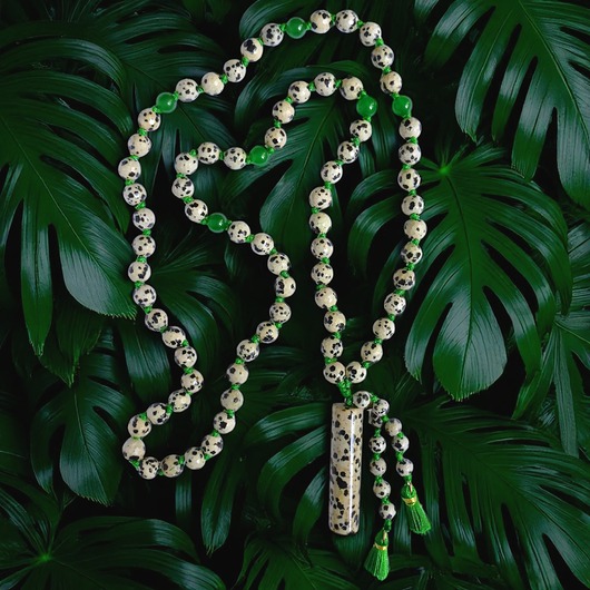 wisiory UNIKATOWY naszyjnik supełkowany : jaspis dalmatyński na zielono