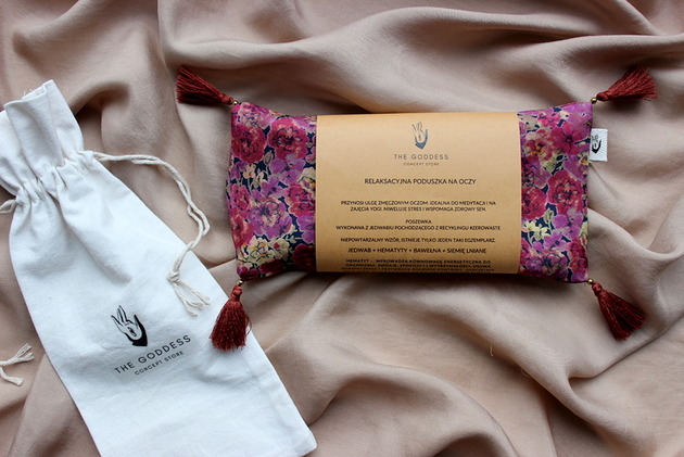 Relaksacyjna  jedwabna poduszka na oczy upcycling VENUSS concept store