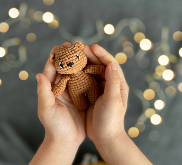 breloki Brelok miś Henio na szydełku