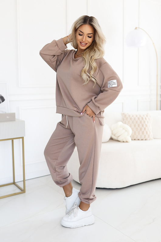 komplety damskie 689-1 Komplet dresowy damski z bluzą oversize i spodniami - cappucino