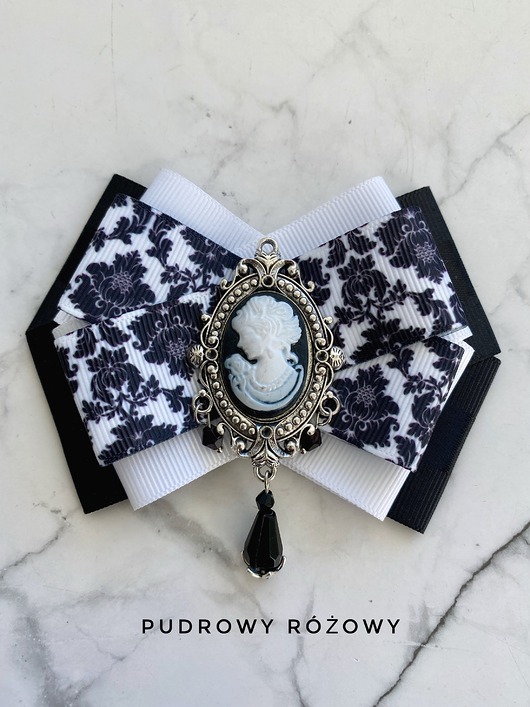 broszki Brosza Kamea Styl Glamour Dama Kameliowa z paciorkami