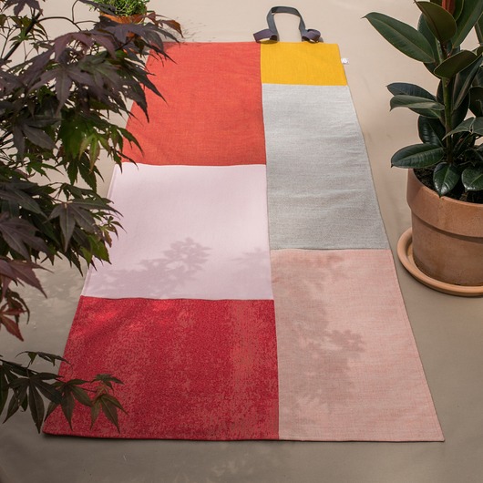 koce i narzuty THE RELAXATION MAT - multifunkcjonalna pomarańczowo-różowa mata patchworkowa