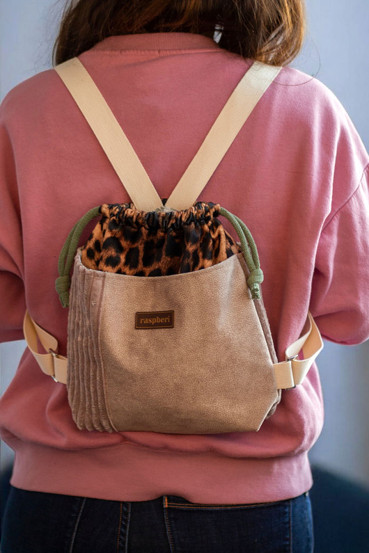 plecaki Welurowy mini plecak z kominem panterka