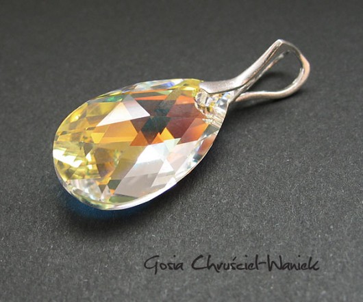 kryształ Swarovski crystal AB. Gosia Chruściel-Waniek