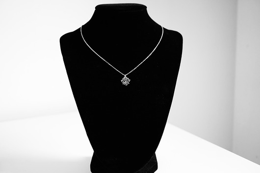 Srebrny naszyjnik z kwiatem lotosu VENA Jewellery