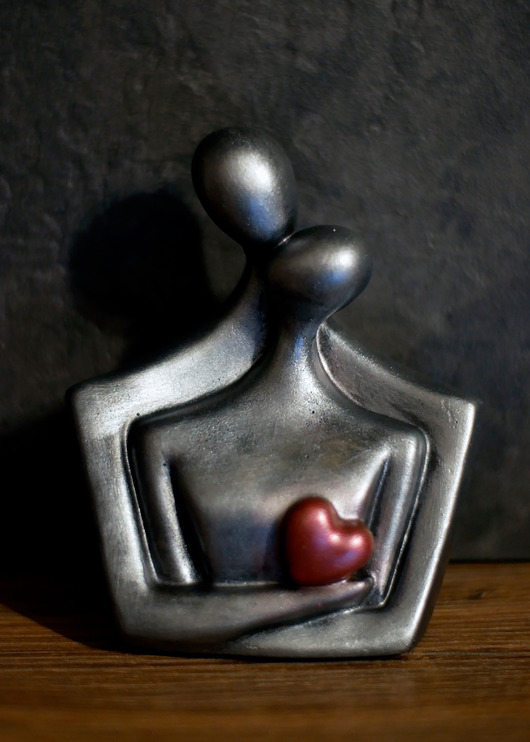 figurki i rzeźby Rzeźba z gipsu, Para Zakochanych, srebrna, wys. 11,8 cm
