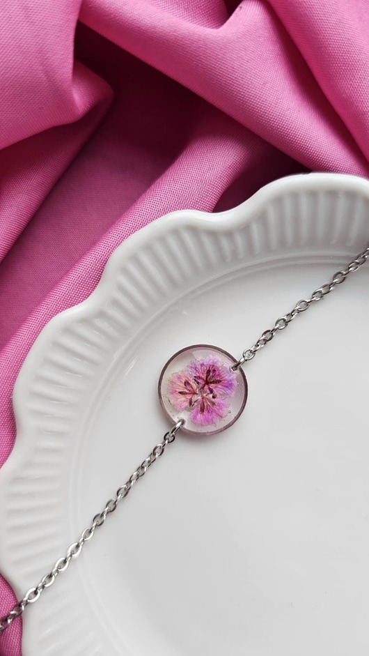 bransoletki z żywicy Bransoletka z gipsówką